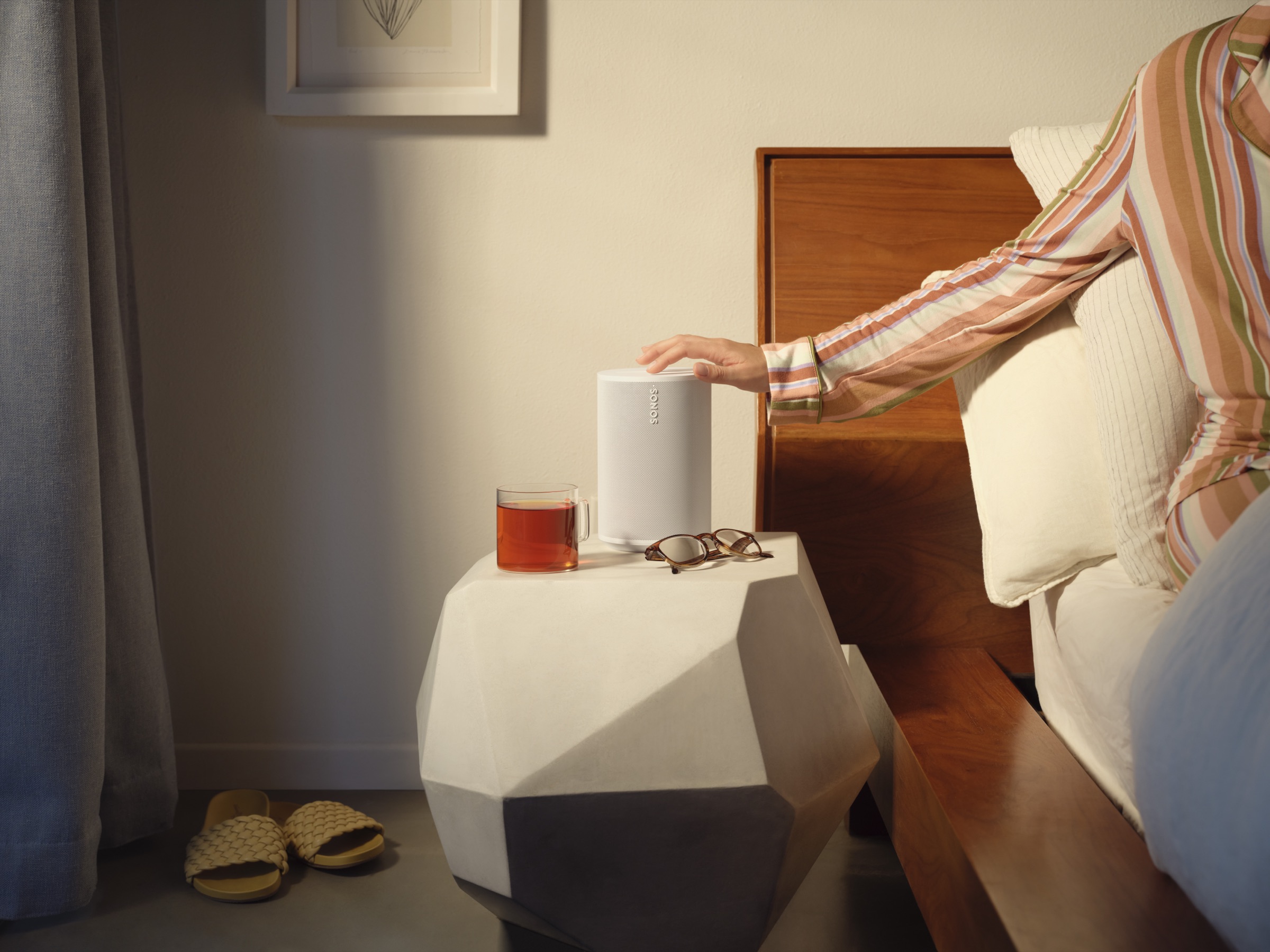 Sonos Era 100 in a small bedroom setup